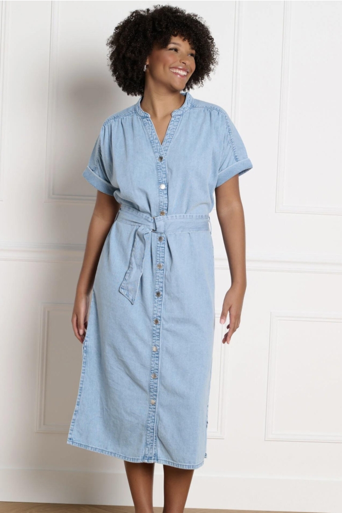 LolaLiza blauwe dames jurk | Model vooraanzicht