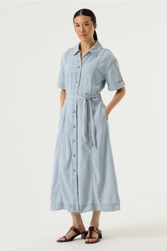 Garcia blauwe dames jurk | Model vooraanzicht