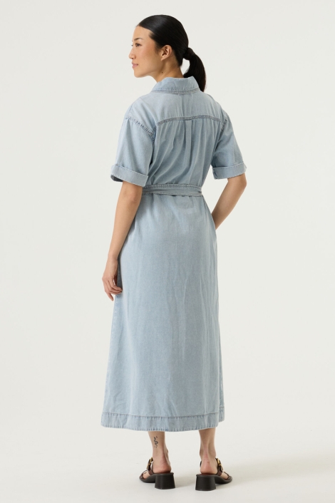 Garcia blauwe dames jurk | Model achteraanzicht