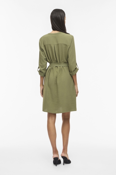 Vila groene dames jurk | Model achteraanzicht