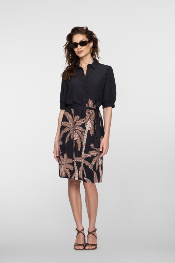 Geisha zwarte dames jurk | Model vooraanzicht