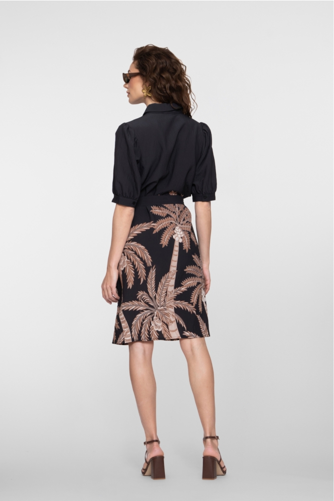 Geisha zwarte dames jurk | Model achteraanzicht