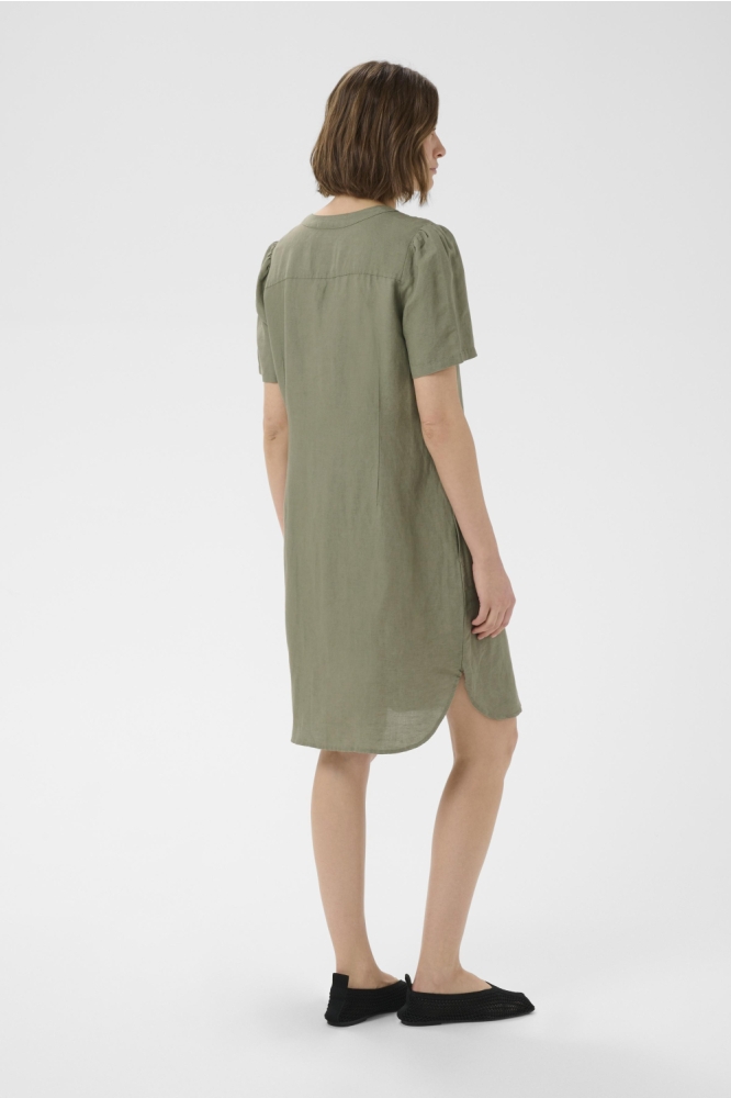 Part Two groene dames jurk | Model achteraanzicht