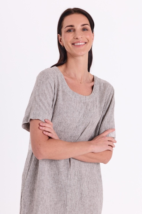 Freequent bruine dames jurk | Close up