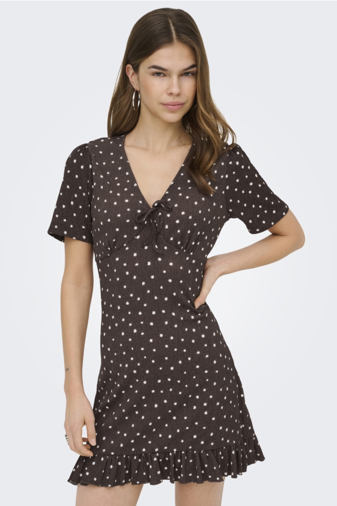 Only bruine dames jurk | Model vooraanzicht