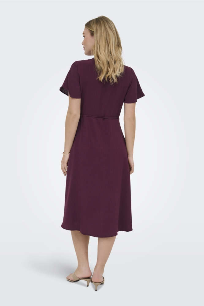 Only bordeaux dames jurk | Model achteraanzicht