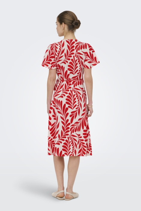 Only rode dames jurk | Model achteraanzicht