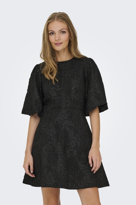 Jacqueline de Yong zwarte dames jurk | Model vooraanzicht