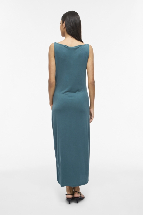 Vila groene dames jurk | Model achteraanzicht