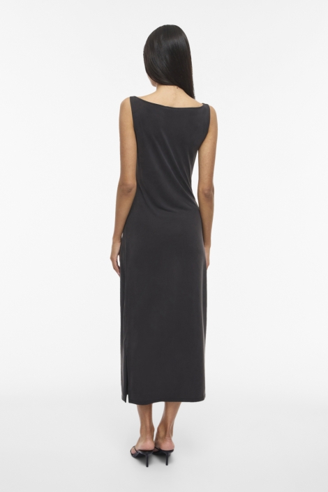 Vila zwarte dames jurk | Model achteraanzicht