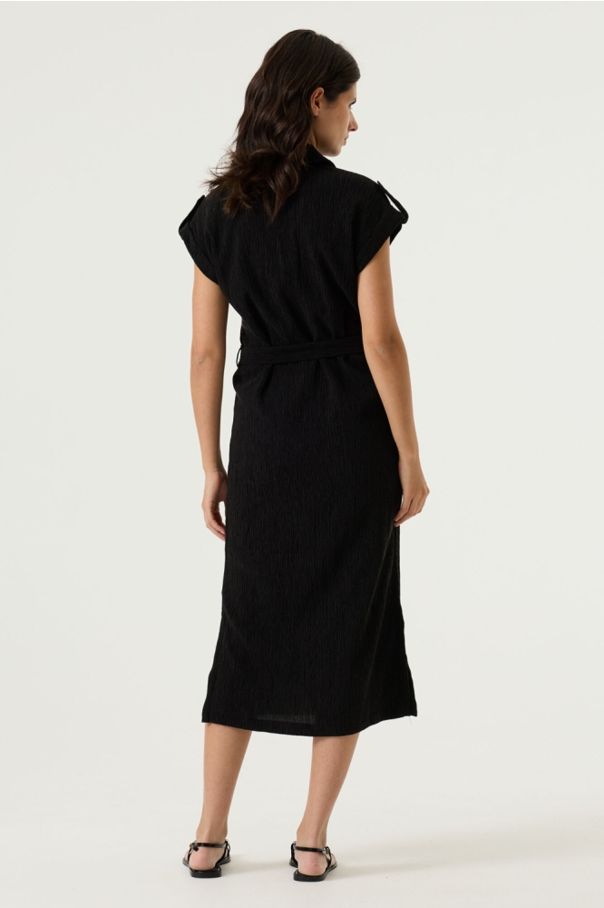 Garcia zwarte dames jurk | Model achteraanzicht