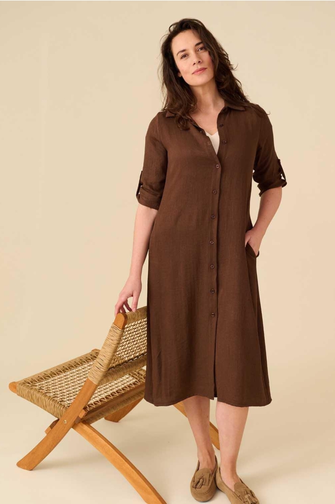 FOS Amsterdam bruine dames jurk | Model vooraanzicht