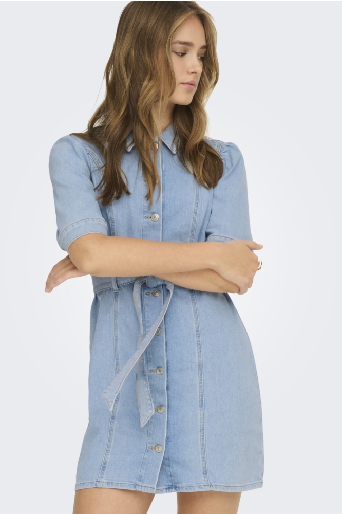 Only blauwe dames jurk | Model vooraanzicht