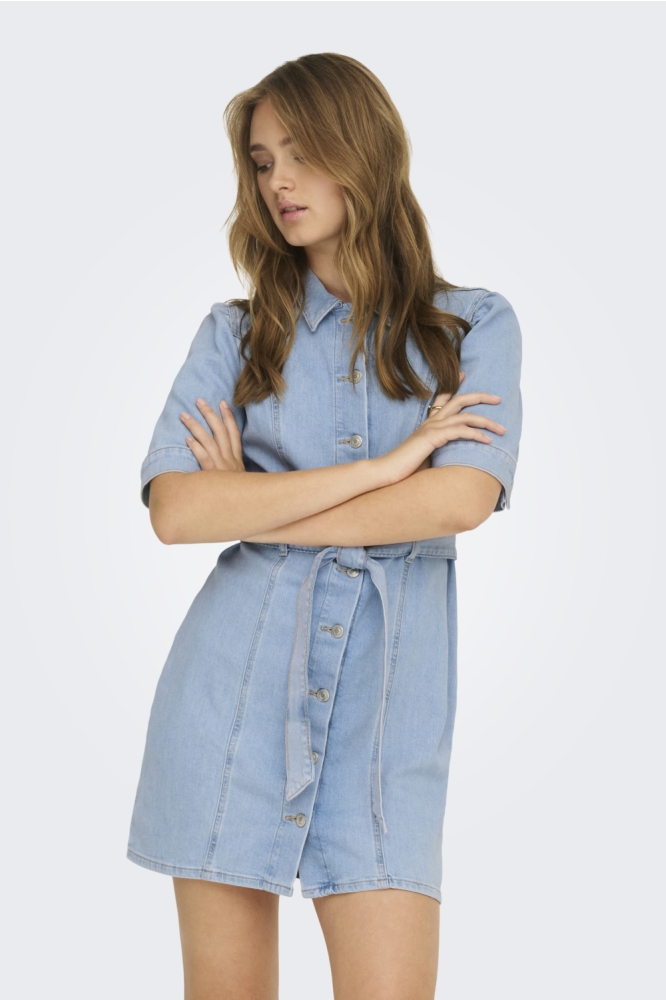 Only blauwe dames jurk | Model vooraanzicht