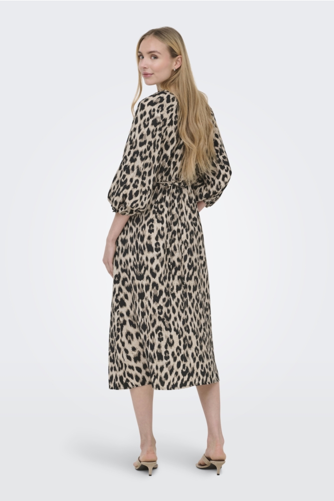 Only beige dames jurk | Model achteraanzicht