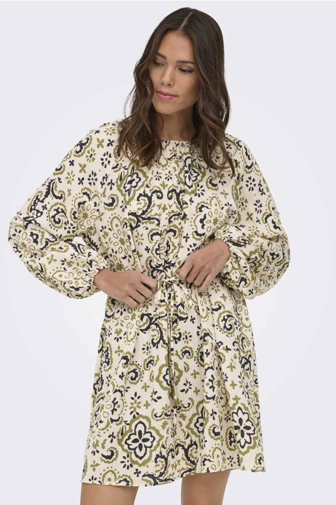 Only beige dames jurk | Model vooraanzicht