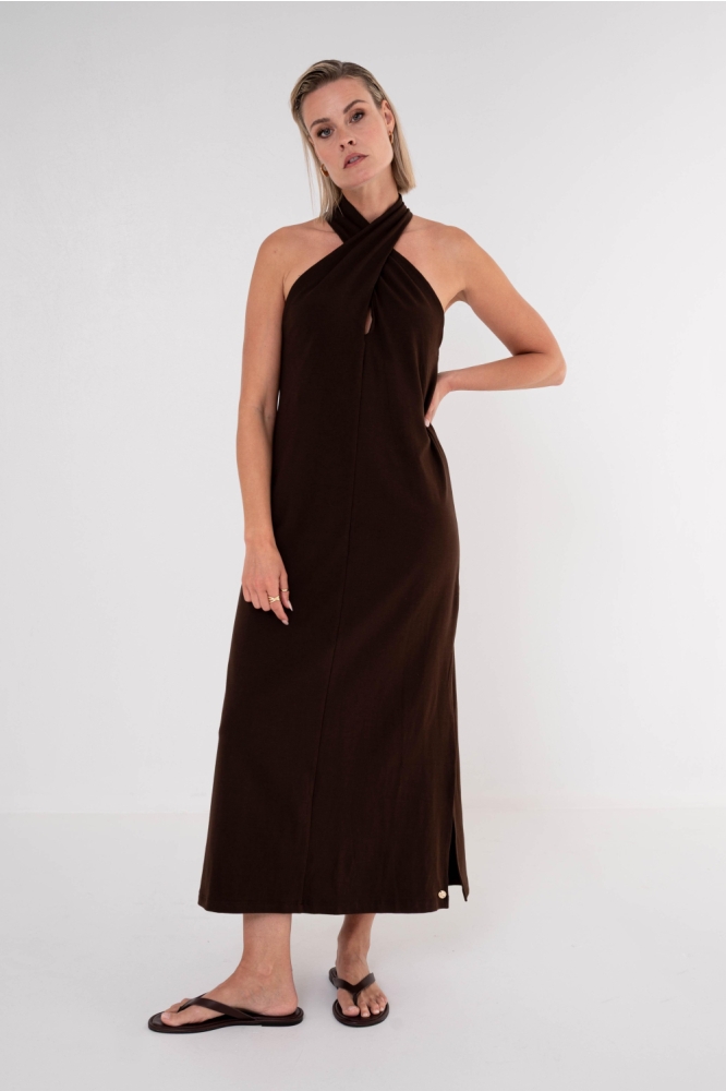Maicazz bruine dames jurk | Model vooraanzicht