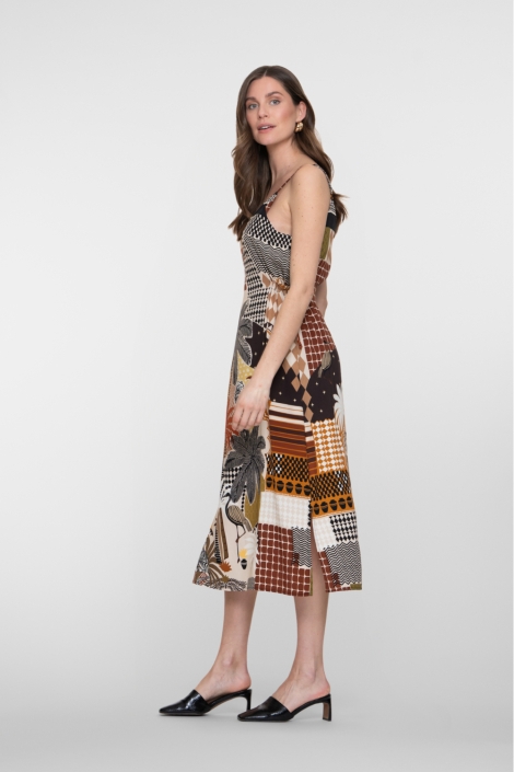 Geisha bruine dames jurk | Model zijaanzicht