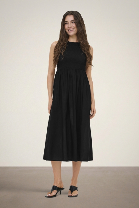 Jacqueline de Yong zwarte dames jurk | Model vooraanzicht