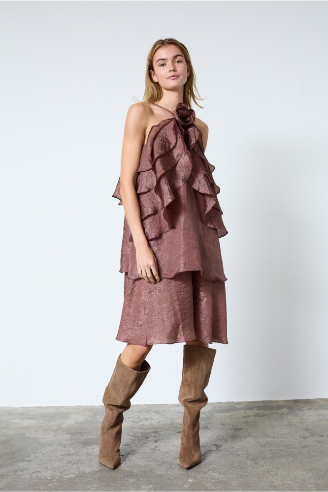 SisterS point bruine dames jurk | Model vooraanzicht