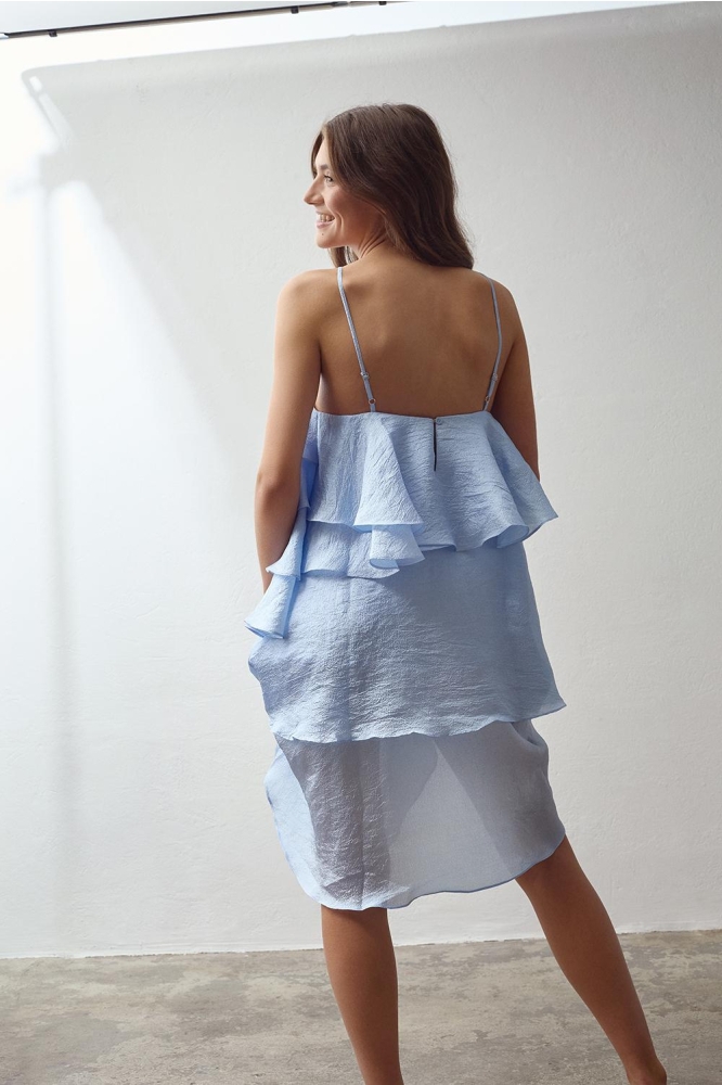 SisterS point blauwe dames jurk | Model achteraanzicht