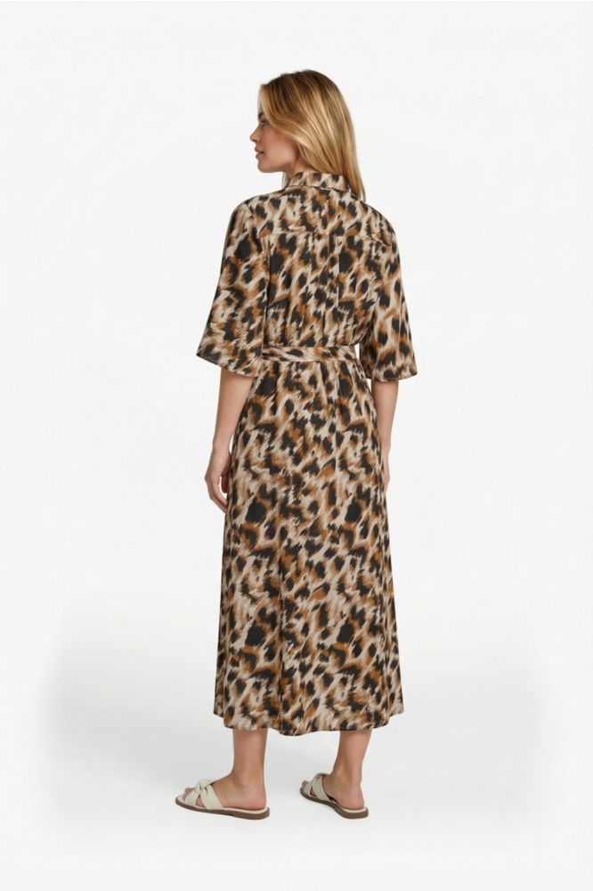 C&S The Label camel dames jurk | Model achteraanzicht