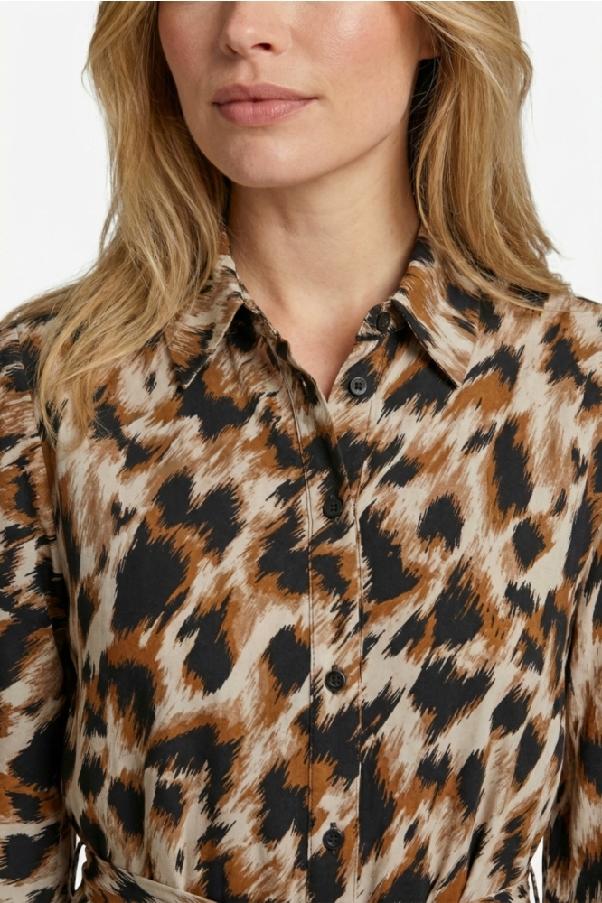C&S The Label camel dames jurk | Close up