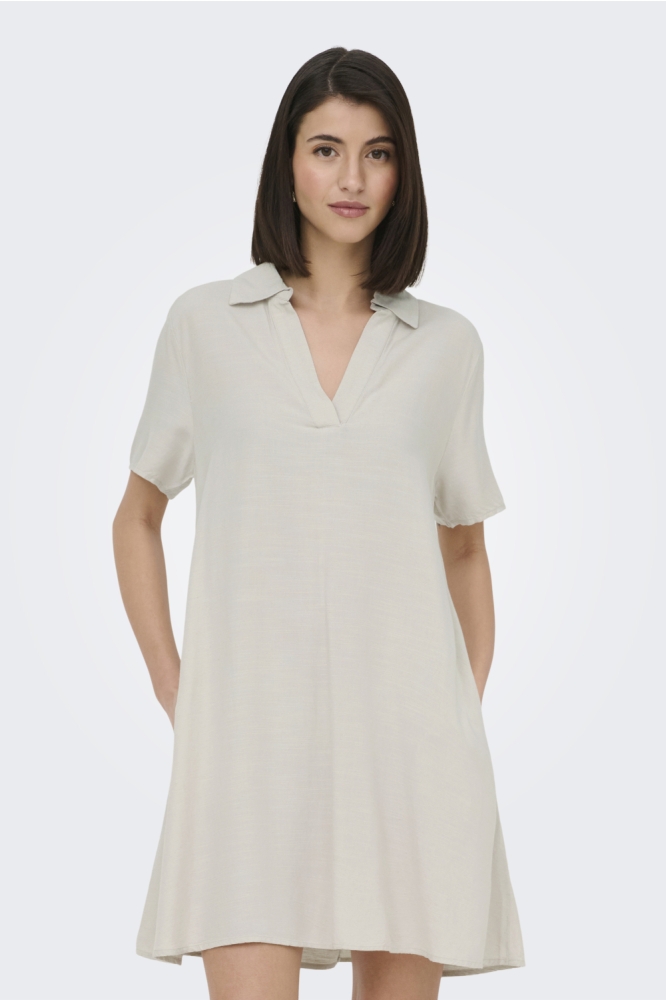 Jacqueline de Yong beige dames jurk | Model vooraanzicht