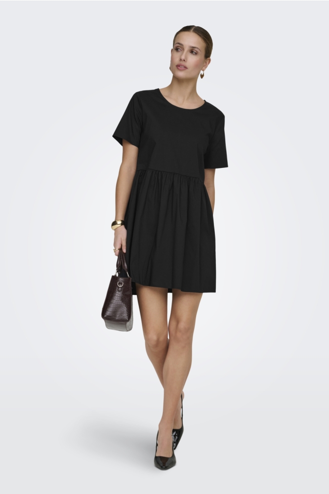 Jacqueline de Yong zwarte dames jurk | Model vooraanzicht