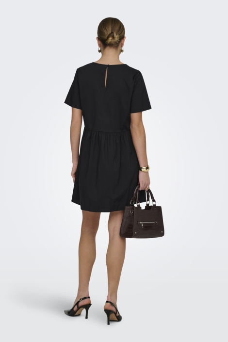 Jacqueline de Yong zwarte dames jurk | Model achteraanzicht