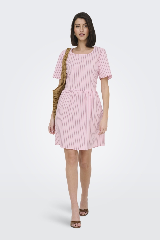 Jacqueline de Yong roze dames jurk | Model vooraanzicht