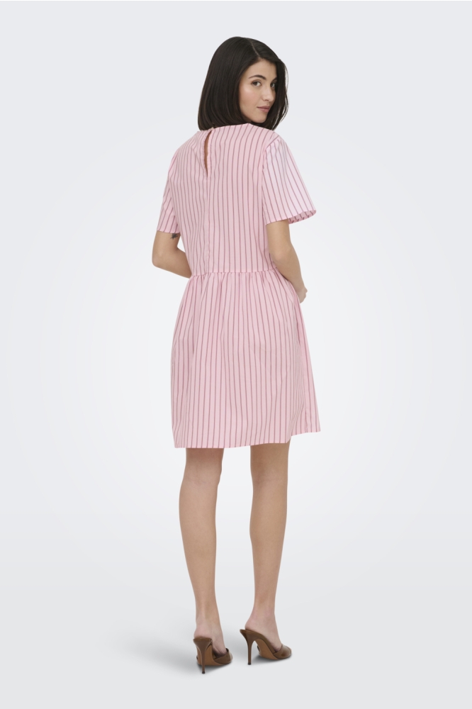Jacqueline de Yong roze dames jurk | Model achteraanzicht