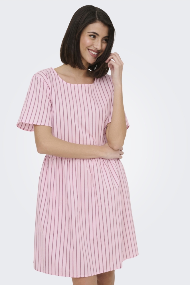 Jacqueline de Yong roze dames jurk | Model vooraanzicht