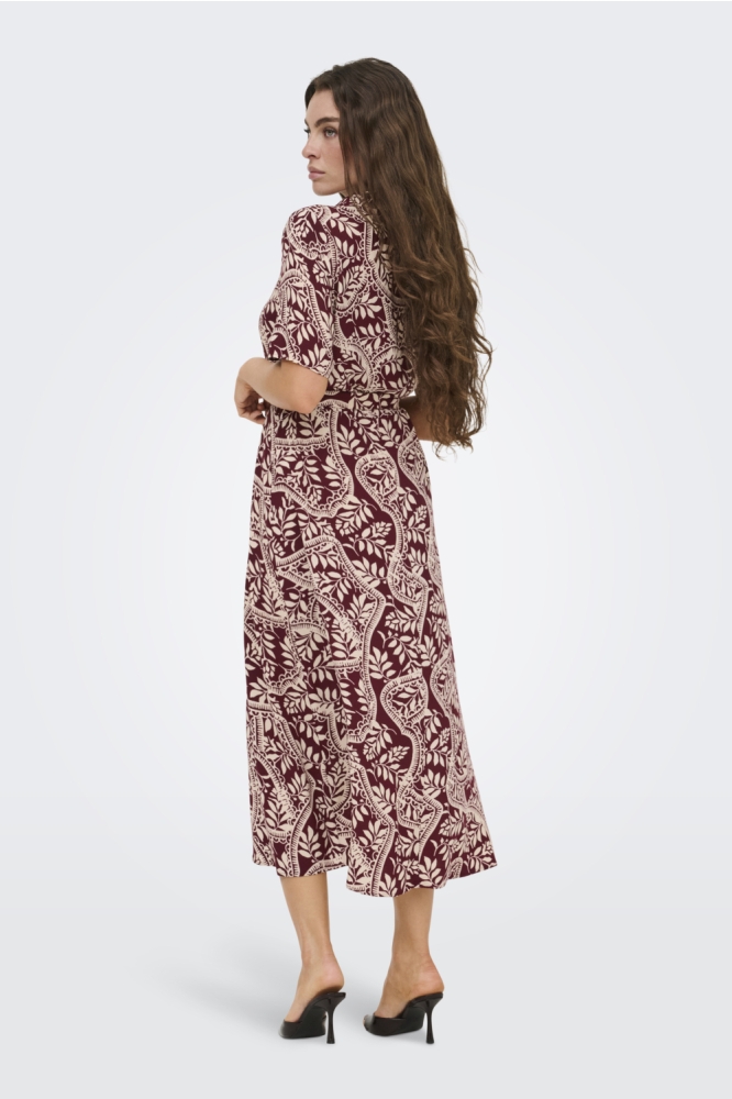 Jacqueline de Yong bordeaux dames jurk | Model achteraanzicht