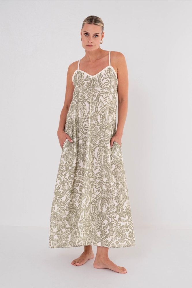 Maicazz groene dames jurk | Model vooraanzicht
