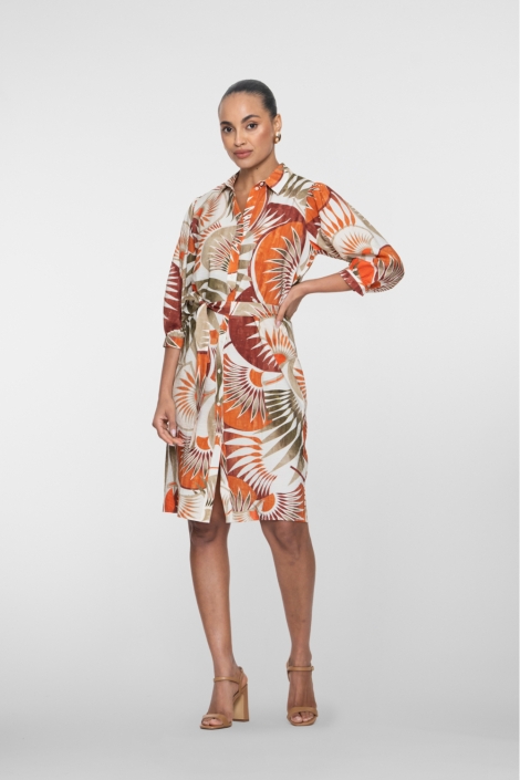 Geisha beige dames jurk | Model vooraanzicht