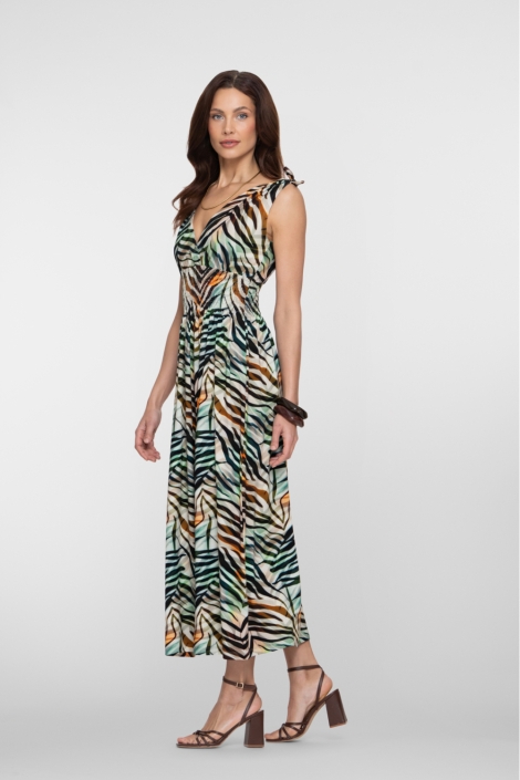 Geisha groene dames jurk | Model zijaanzicht