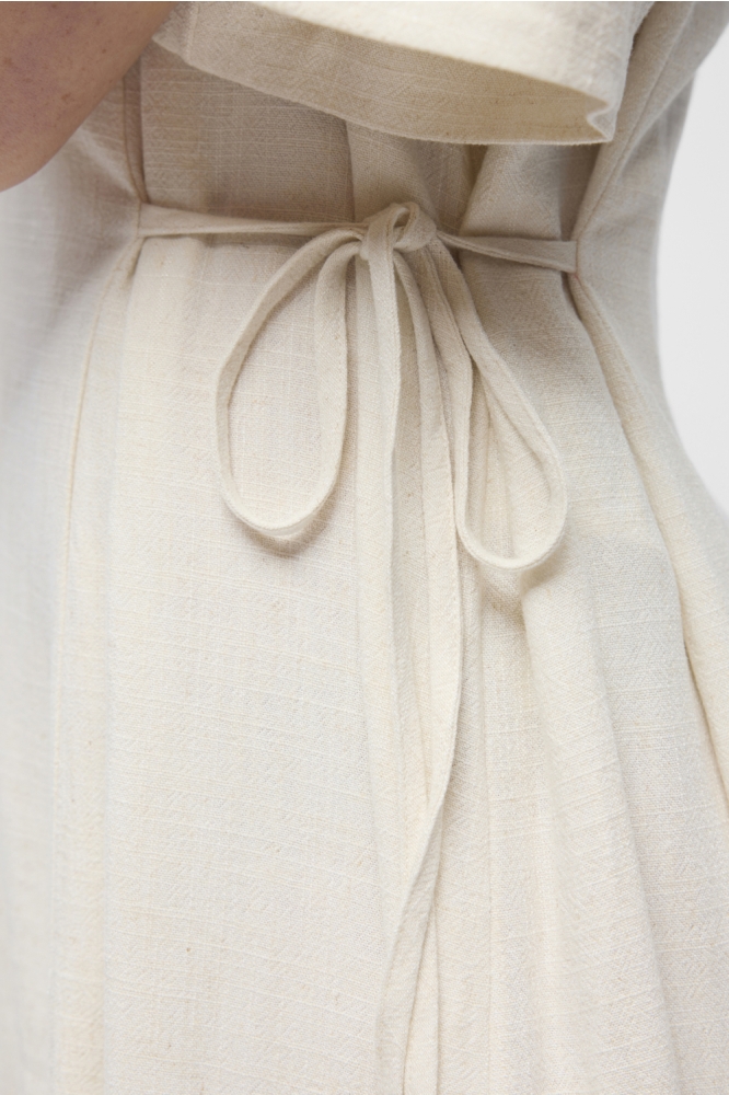 Object beige dames jurk | Close up