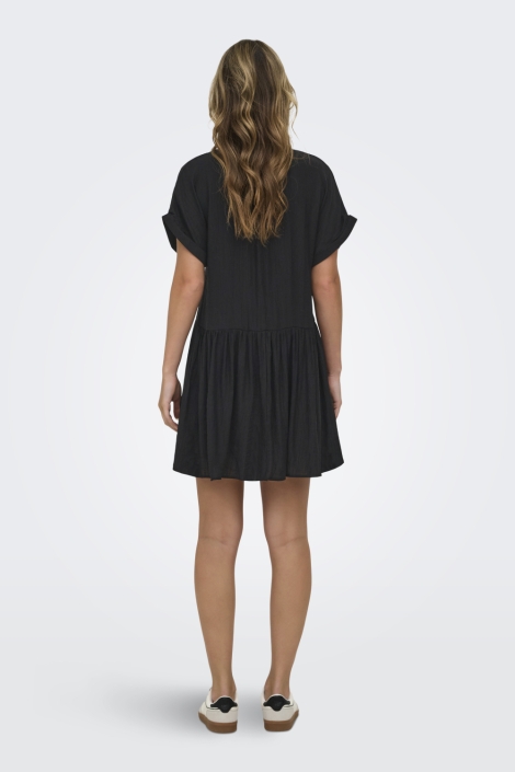 Only zwarte dames jurk | Model achteraanzicht