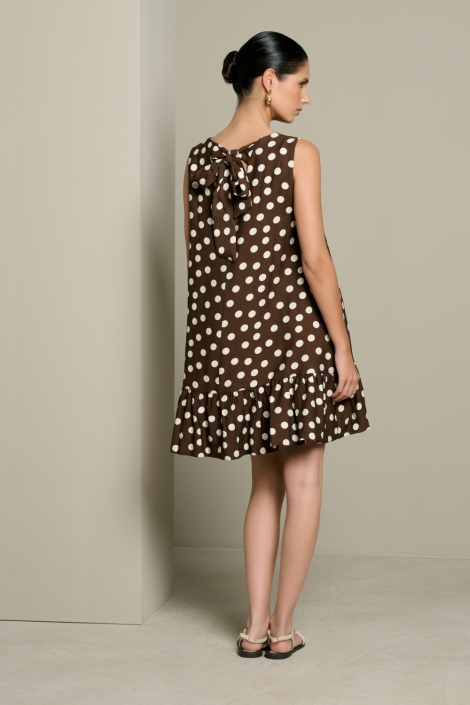 LolaLiza bruine dames jurk | Model achteraanzicht
