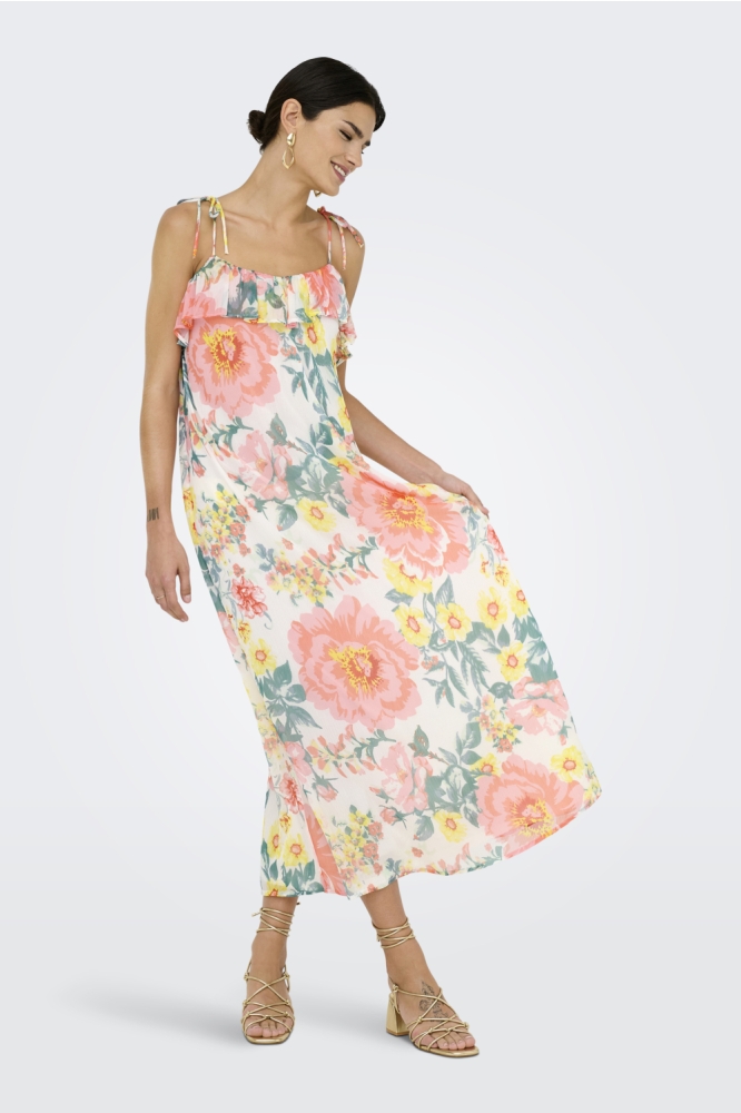 Only witte dames jurk | Model vooraanzicht