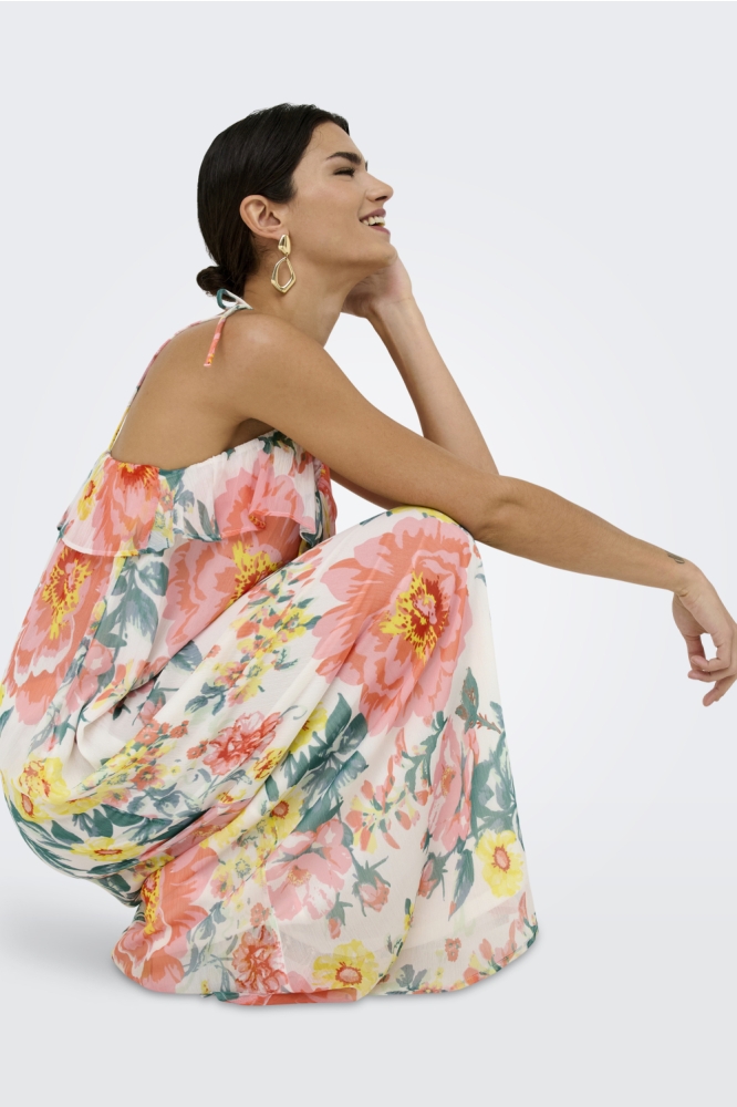 Only witte dames jurk | Model zijaanzicht
