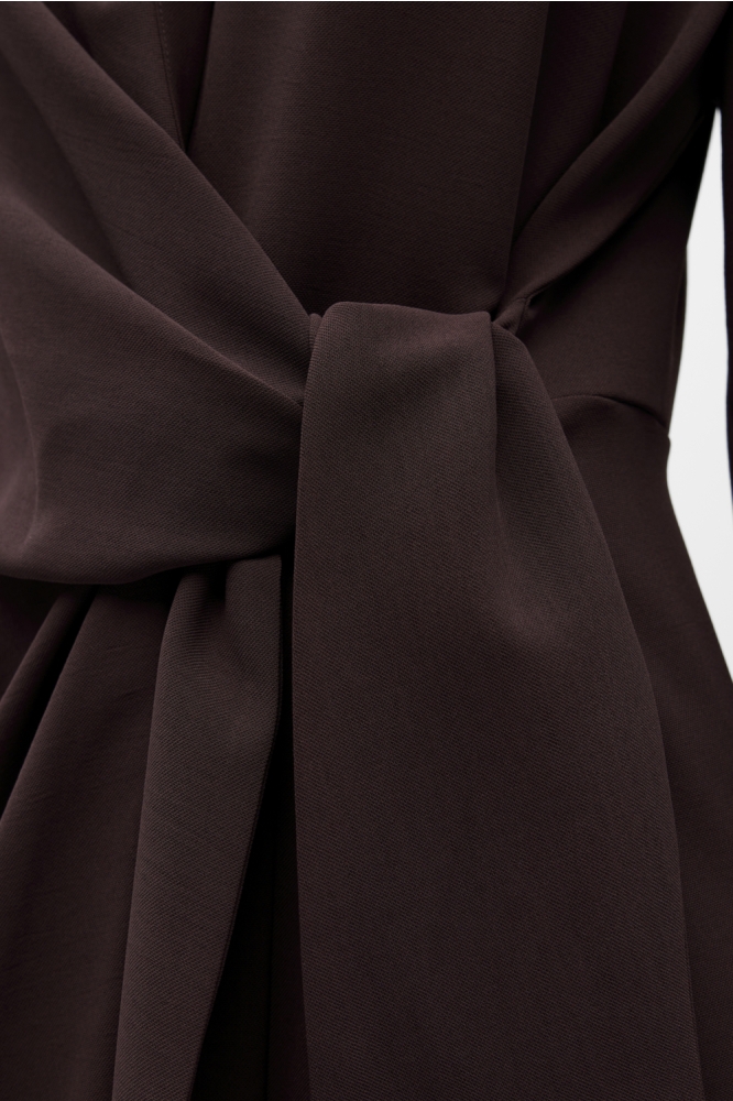 Object bordeaux dames jurk | Close up