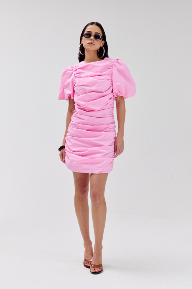 Harper & Yve roze dames jurk | Model vooraanzicht