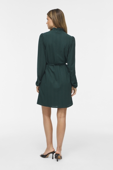 Vila groene dames jurk | Model achteraanzicht