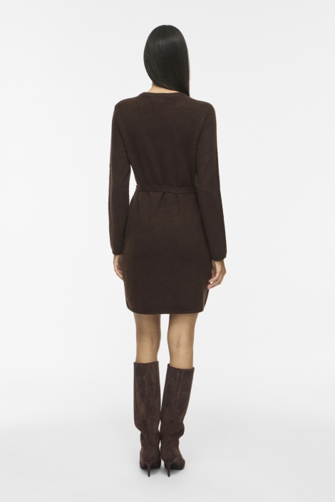 Vila bruine dames jurk | Model achteraanzicht