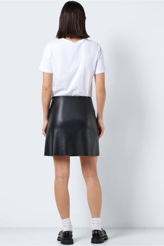 Noisy may zwarte dames rok | Model achteraanzicht