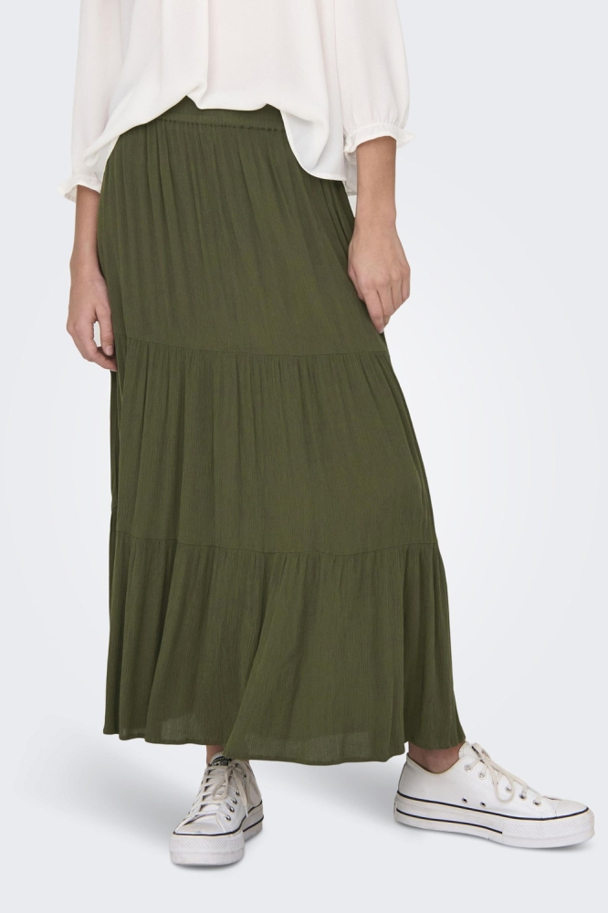 Only groene dames rok | Model vooraanzicht