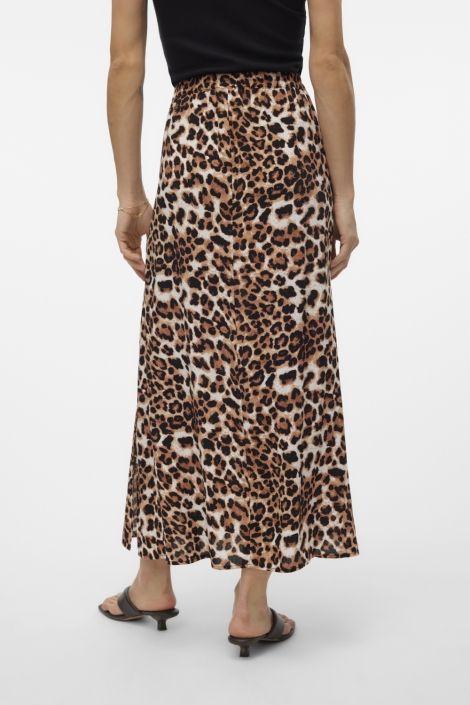 Vero Moda bruine dames rok | Model achteraanzicht