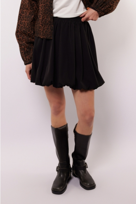 Fluresk zwarte dames rok | Model vooraanzicht